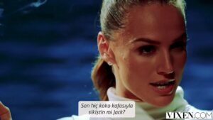 Tori Black, sadece seksi performanslarıyla değil büyüleyici oyunculuğu ile de dikkat çekiyor! Sektöre bir meteor gibi geri dönüş yapan Tori Black'in en yeni blog postunda, işte torunuzun size anlatamayacağı şeylerden bahsediyor. Bu muhteşem hikaye okumak ve ekran başından kalkmadan keyif almak için kaçırmayın!